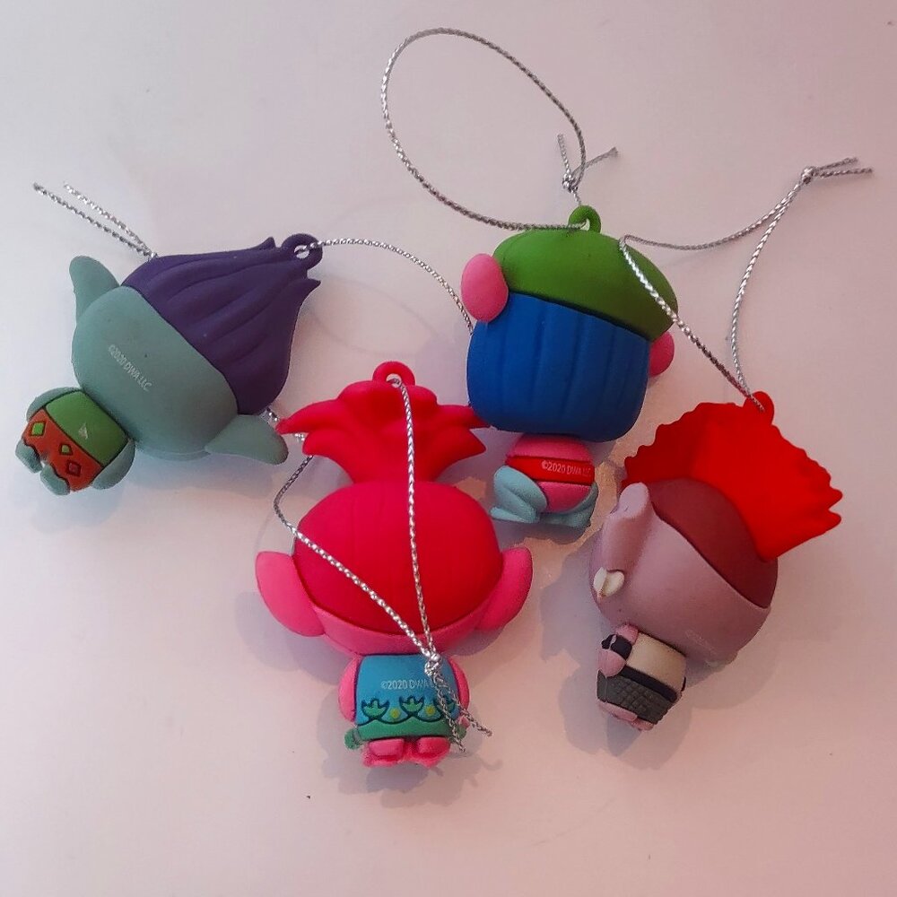 Trolls World Tour Set of 4 Christmas Mystery Ornaments - Picture 10 of 10